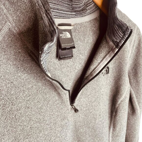 The North Face | Gray & Black 1/4 Zip Fleece Pullover Sweatshirt Size L | EUC - Picture 8 of 12